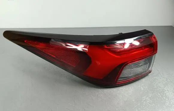 Mitsubishi Outlander IV Rear/tail lights