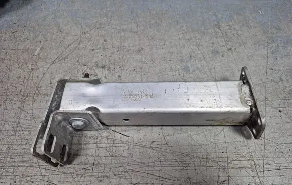 Audi RS Q8 Radiator support slam panel bracket 4M0802037B