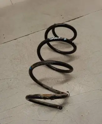 Volkswagen Golf VII Front coil spring
