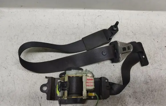 Chrysler Pacifica Front seatbelt