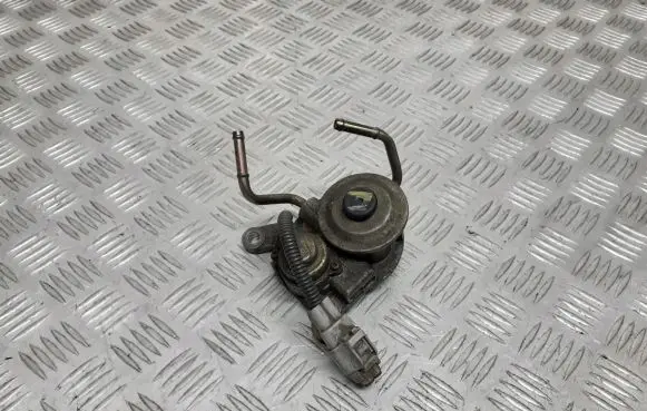 Toyota Yaris Verso Fuel filter bracket/mount holder 