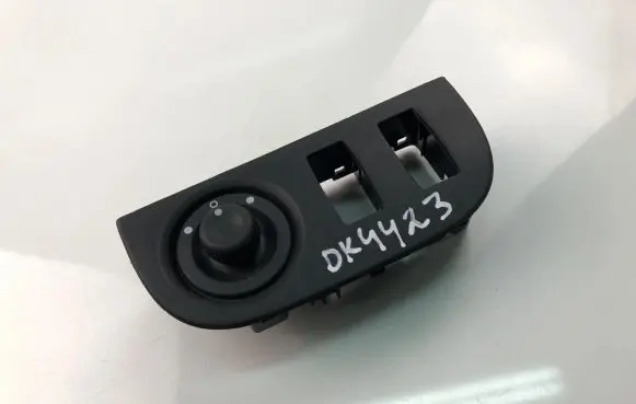 Dacia Sandero Light switch 684934791R