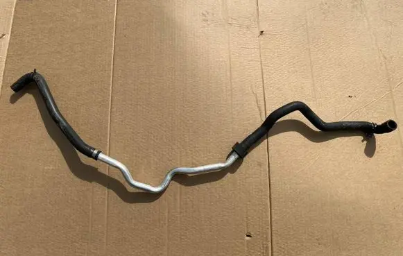 Engine coolant pipe/hose