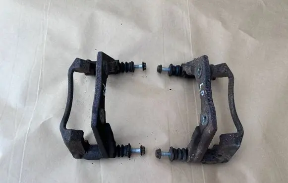 Ford Mondeo Mk III Front Brake Caliper Pad/Carrier 