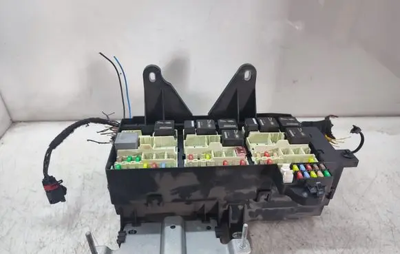 Jaguar XF X260 Fuse module 