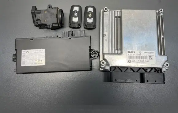 BMW 5 E60 E61 Engine ECU kit and lock set 0281015130 7809941 170061725