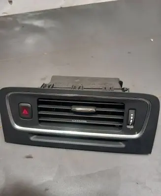 Volvo V60 Dash center air vent grill 1302138