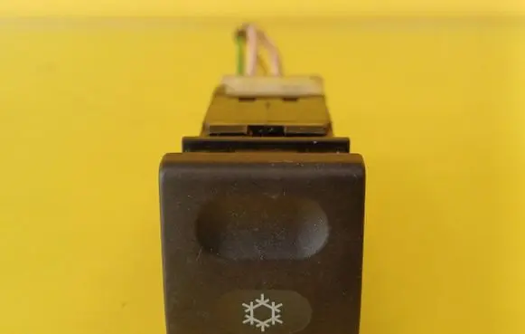 Other switches/knobs/shifts