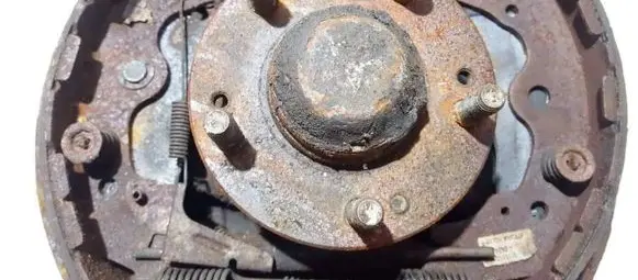 KIA Carnival Rear wheel hub