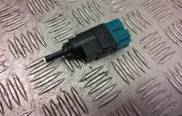 Renault Zoe Brake pedal sensor switch 253203383R