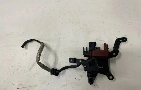 Ford Mondeo MK IV Turbo solenoid valve 70400600