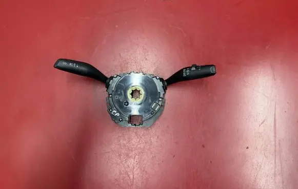 Chrysler Pacifica Wiper turn signal indicator stalk/switch P68360888AB 68360888AB