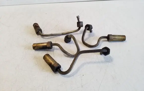 Nissan Pathfinder R51 Fuel line pipe