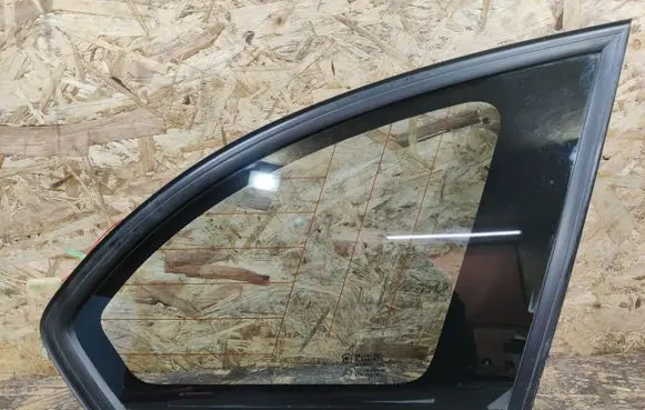 Chevrolet Captiva Rear side window 96622513