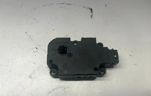 Audi A8 S8 D4 4H A/C air flow flap actuator/motor CZ113930