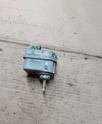 Renault Espace III Headlight level adjustment motor 7700820054