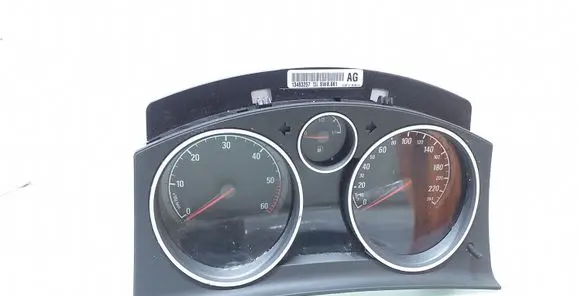 Opel Zafira B Speedometer (instrument cluster) 13463257