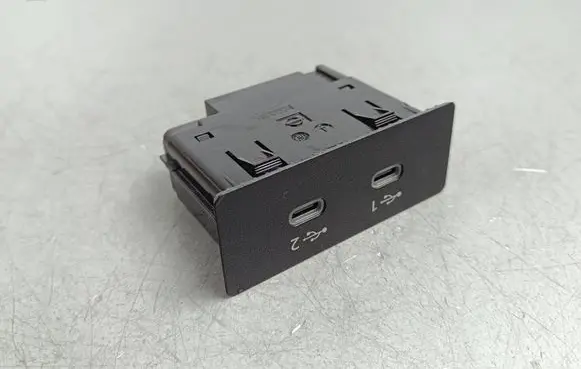 Nissan X-Trail T33 USB socket connector 284H37HA0A 239261856A