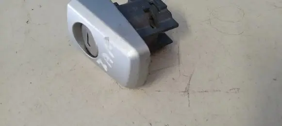 Opel Zafira B Front door lock (next to the handle) 