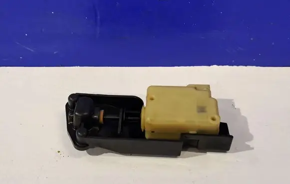 Volvo S80 Fuel tank cap lock 9483311 30612856