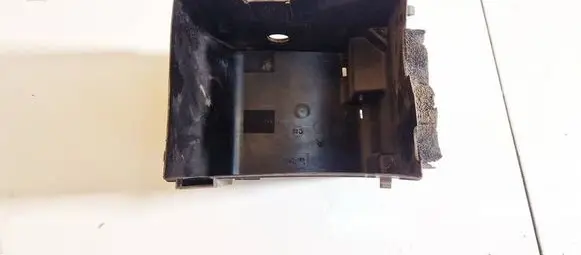 Peugeot Partner Fuse box cover 9643581380