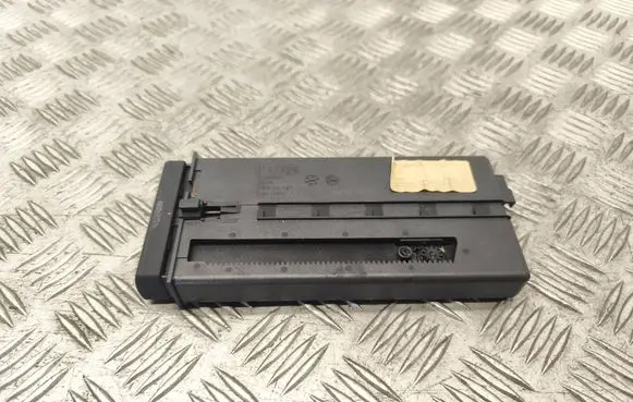 Audi A3 S3 8P Dashboard storage box/compartment 8P0941561