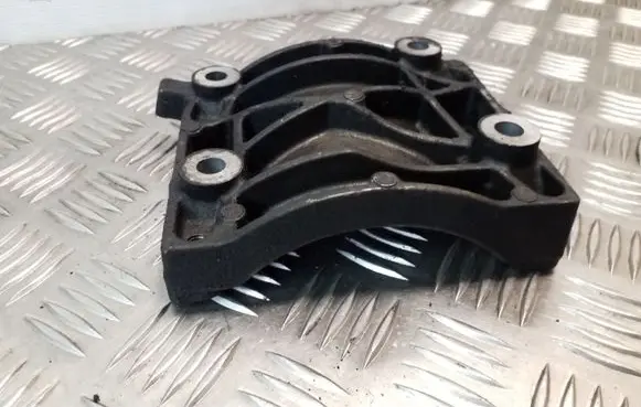 Honda FR-V A/C compressor mount bracket 