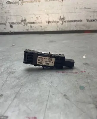 Chrysler 300 - 300C Airbag deployment crash/impact sensor 04671779AC 0840201912 E010905