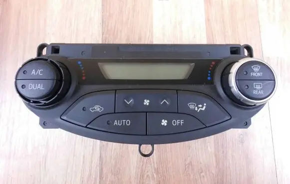 Toyota Yaris Climate control unit 559000D800