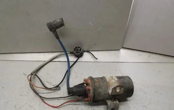 Mercedes-Benz S W140 Spark distributor 0001592942 0001592842