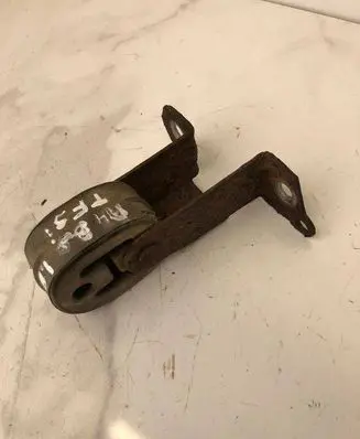 Audi A4 S4 B8 8K Muffler mount bracket/holder 8D0253147C