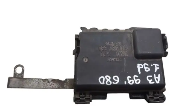 Audi A3 S3 8L Fuse module 1J0937550