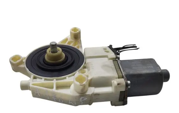 Mercedes-Benz A W176 Front door window regulator motor A2469065100