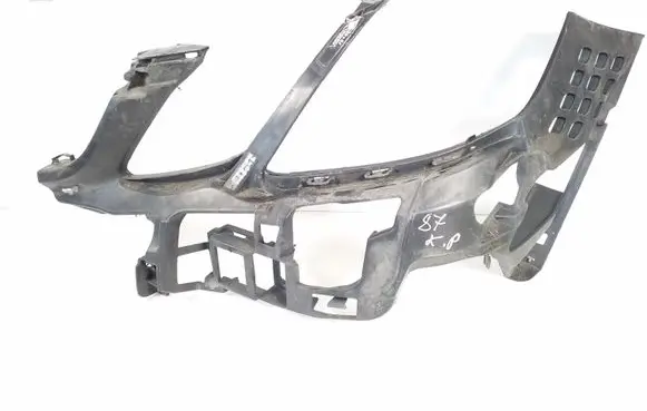 Mercedes-Benz E C207 W207 Front bumper mounting bracket A2078850163