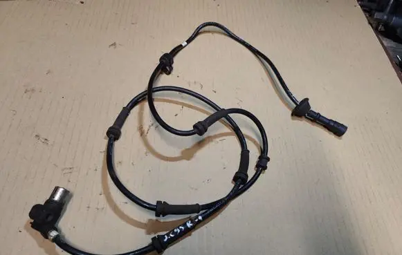 Jeep Cherokee XJ ABS brake wheel speed sensor 