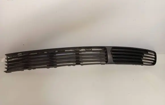 Volkswagen PASSAT B5 Front bumper lower grill 3B0853677A
