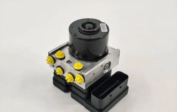 Peugeot 206+ ABS Pump 9659136980 10020700684