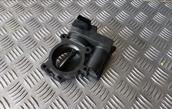Volkswagen PASSAT B6 Throttle valve 03C128063A