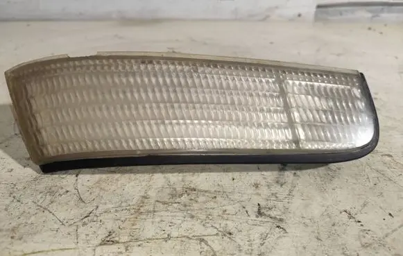 Pontiac Trans Sport Front reflector 16511152