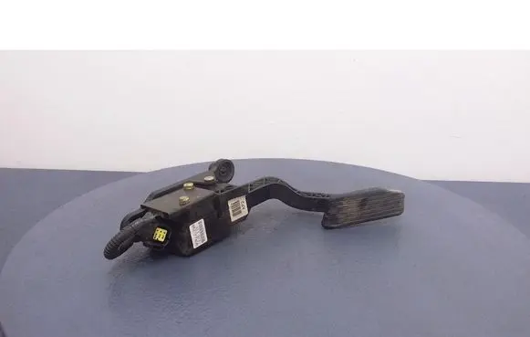 Hyundai Tucson JM Accelerator throttle pedal AKNJJL298