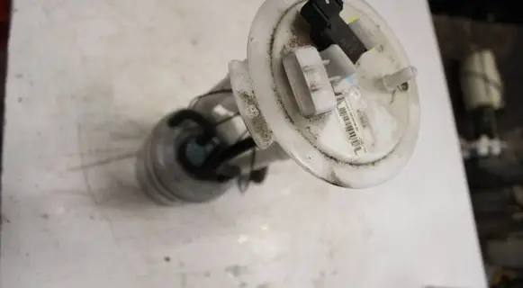 Renault Captur II In-tank fuel pump 172024171R