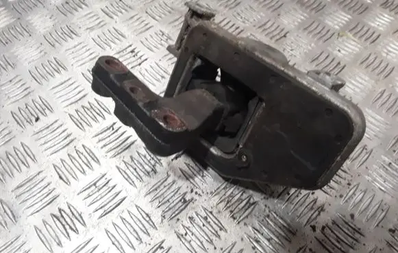 Citroen C3 Engine mounting bracket