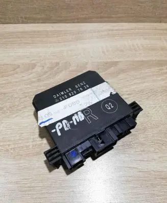 Mercedes-Benz E W210 Door control unit/module 2108207626