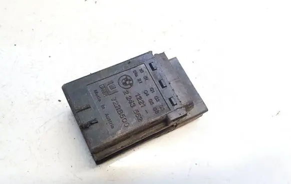 BMW 5 E39 Glow plug pre-heat relay 72RB500 2243562