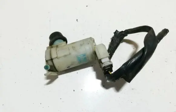 Nissan X-Trail T30 Windscreen/windshield washer pump 2224624a