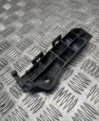 Front bumper mounting bracket