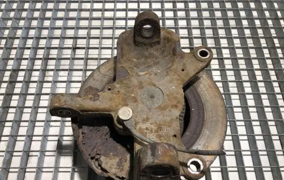 Iveco Daily 3rd gen Front wheel hub spindle knuckle 