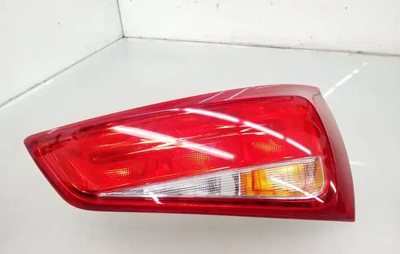 Audi A1 Tailgate rear/tail lights 8X0945094D