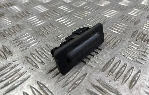 Peugeot 3008 II Tailgate opening switch 95835T02