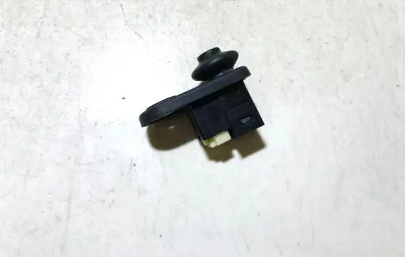 Mitsubishi Colt Front door sensor 